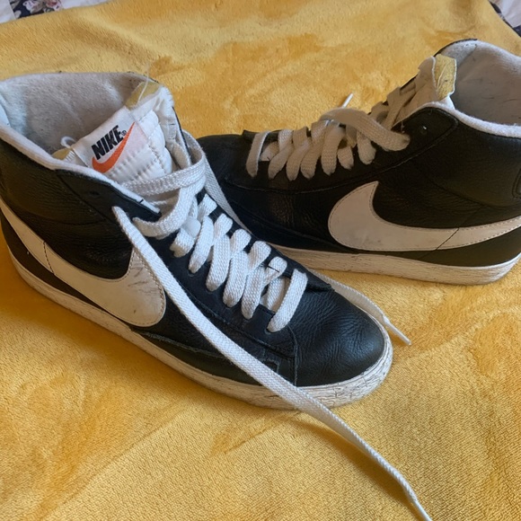 Nike Shoes - Nike Blazer size 9